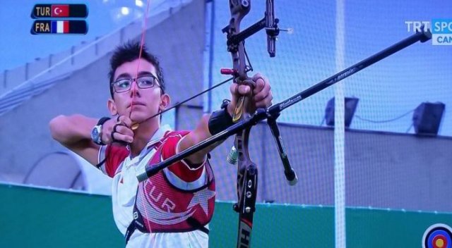 İhlas Koleji öğrencisi Rio'da yüzümüzü güldürdü!