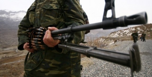 Van’da zırhlı polis aracına bombalı saldırı