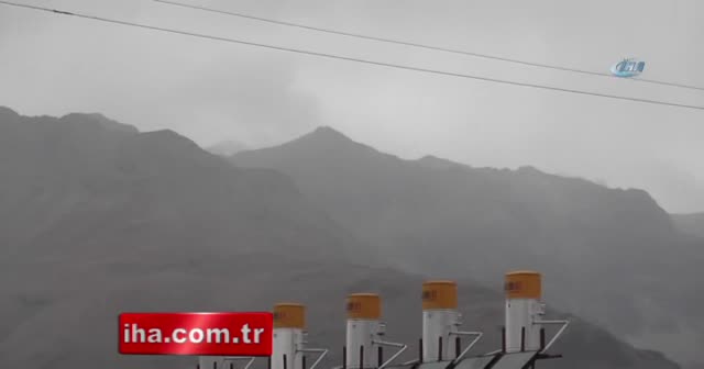 Munzur Dağları'na mevsimin ilk karı düştü