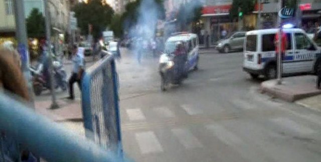 Adanasporlular Galatasaray otobüsünü taşladı