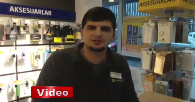 Çalan alarma aldırmayan hırsızlar kamerada