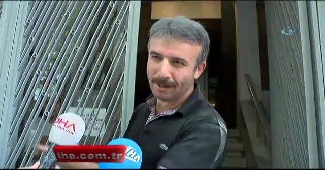 Cihangir’de ünlü tiyatro oyuncusunun evi yandı