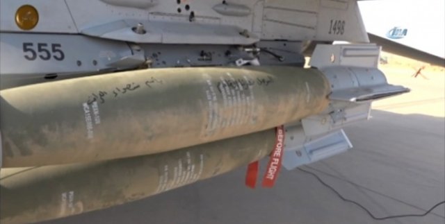Musul’u vuran Irak F16’larının bombalarına “Irak’ın şehitleri adına” yazıldı