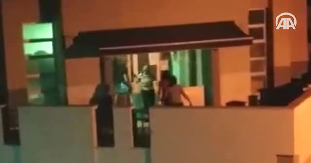 Narlıdere'de sela okuyan müezzinin darbedilme anı