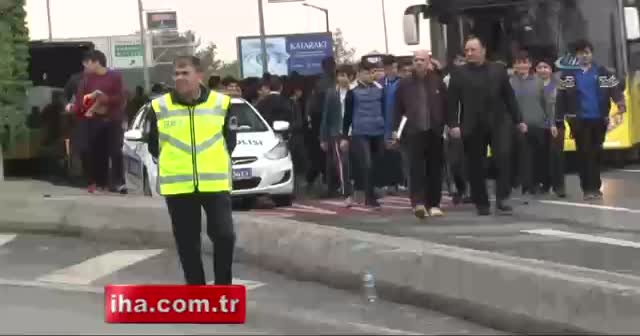 Vatan Caddesi trafiğe kapatıldı
