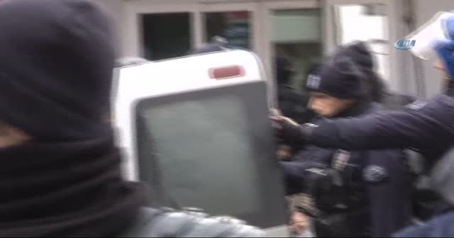 'Öğrenci yurdu yangını' protestosunda 24 gözaltı