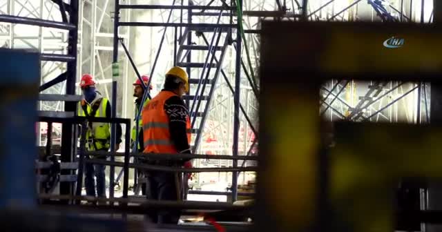 3'üncü Havalimanı'nda gelinen son durum havadan görüntülendi
