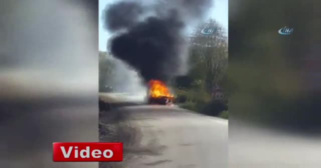 Alev topuna dönen otomobildeki LPG tüpü patladı