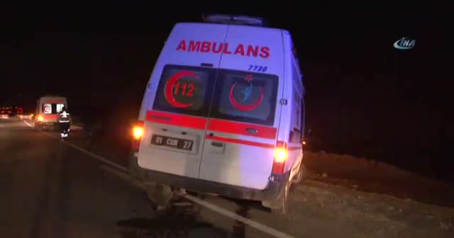 Ambulans ile otomobil çarpıştı: 2 ölü, 7 yaralı