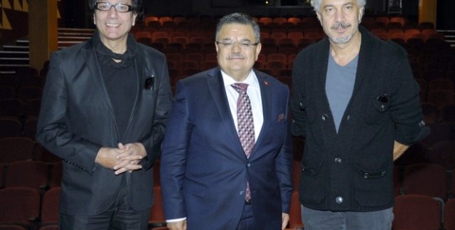 Behzat Uygur: Tiyatro, dizi sektörünün arkasında kalmaz