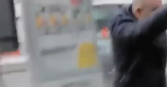 Brüksel'de PKK yandaşı hainler Türk vatandaşına saldırdı