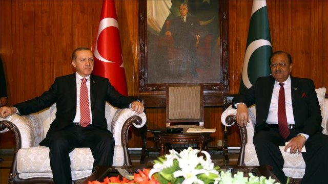 Cumhurbaşkanı Erdoğan, Pakistan Cumhurbaşkanı Hüseyin ile bir araya geldi