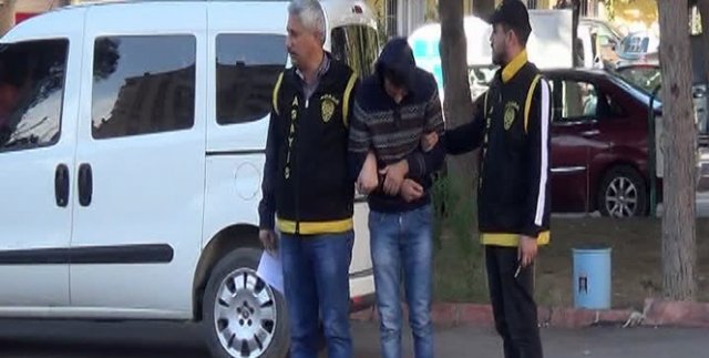 Doktoru dolandıran 4 kişi yakalandı