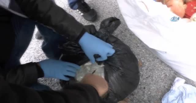 Düğünden kaçak sigara ve uyuşturucuyla yakalandılar