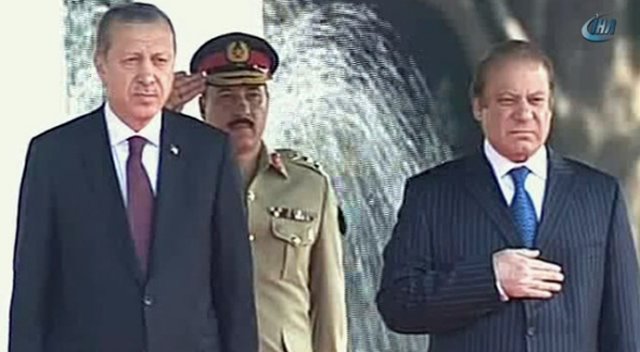 Erdoğan, Pakistan'da resmi törenle karşılandı