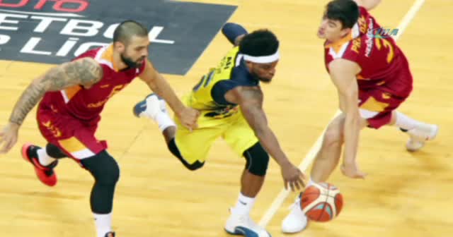 Fenerbahçe Galatasaray’ı farklı yendi