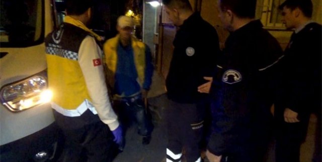 Girmeye çalıştığı evin balkonundan kazığın üzerine düştü