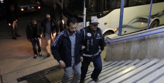 Hatay’da "ByLock” kullanan 26 polis tutuklandı