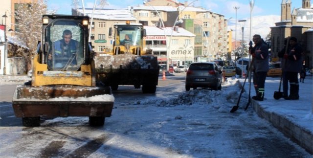 Havalar soğudu, Erzurum buz tuttu