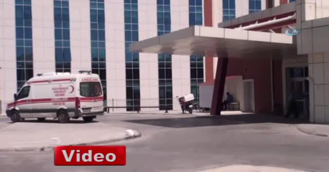 İnşaatın dış cephe asansörü koptu: 2 ölü