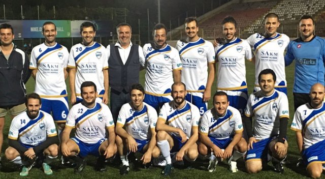 Kerem Alışık ve Cansel Elçin futbol takımı kurdu