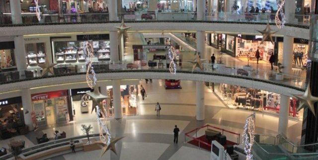 Komşuyu değil AVM’yi ziyaret ettik