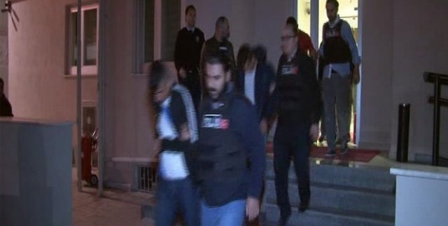 Okula molotof kokteyli atan çocuklar yakalandı