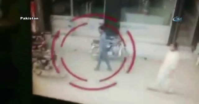 Önce kavga çıkardılar, ardından da bir bir soydular