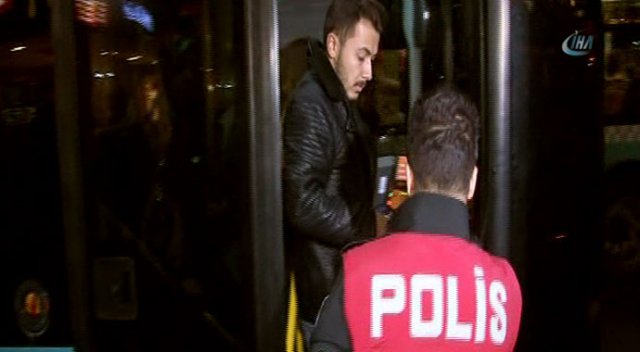 Otobüste silahlı şahıs ihbarı polisi alarma geçirdi