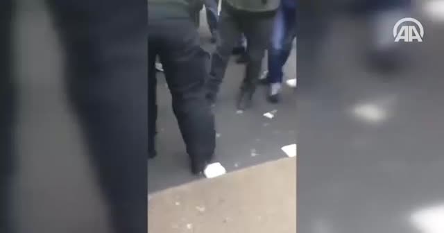 PKK sempatizanları Londra'da 2 Türk vatandaşını darbetti