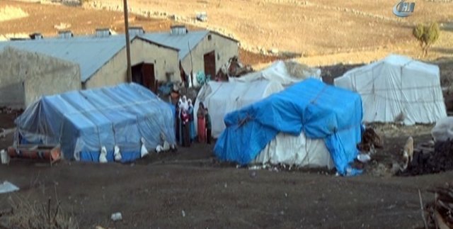 Şırnaklı aileler çadır ve ahırlarda kalıyor