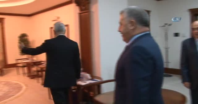 Ulaştırma bakanı Ahmet Arslan, Azerbaycan Demiryolları İdaresi Başkanı Cavid Gurbanov ile Görüştü