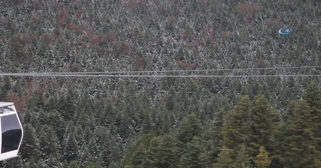 Uludağ’da kar yağışı devam ediyor