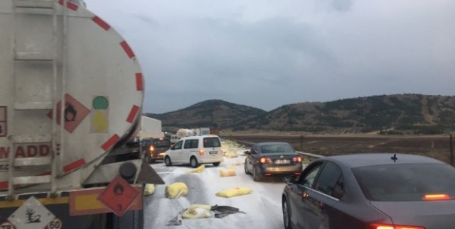 Yağmur kazaları da beraberinde getirdi