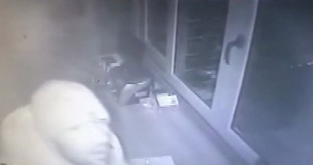 “Roket atsan delinmez” dediği kasadan 2 milyonluk çek çaldılar