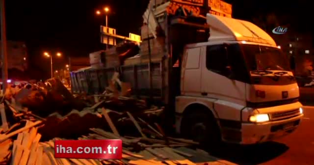 20 ton keresteyi yola devirdi