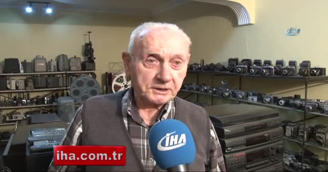 50 yılda yüzlerce fotoğraf makinesi biriktirdi