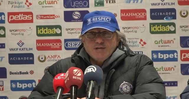 Akçay: Bu kadar gol kaçırıp berabere kalmak acı veriyor
