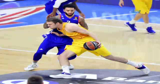 Anadolu Efes, İspanyol devini yıktı