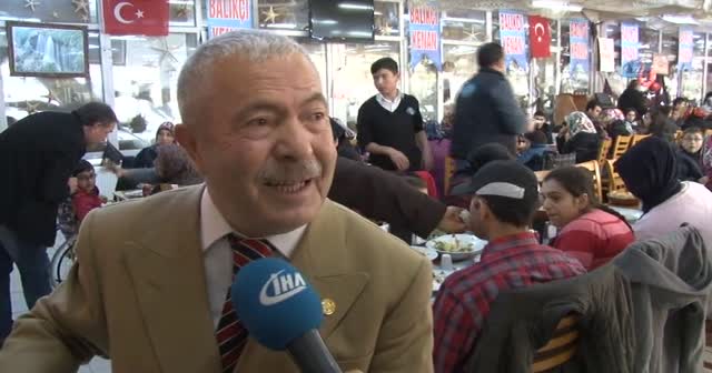 Balıkçı Kenan’dan engelli vatandaşlara balık ziyafeti