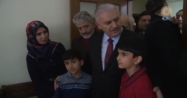 Başbakan vatandaşların evine konuk oldu