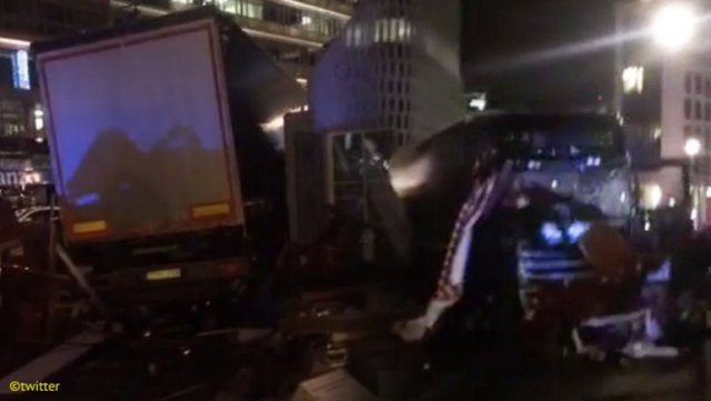 Berlin'de TIR pazara girdi
