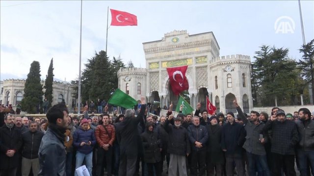 Beyazıt Meydanı’nda Halep'e destek protestoları