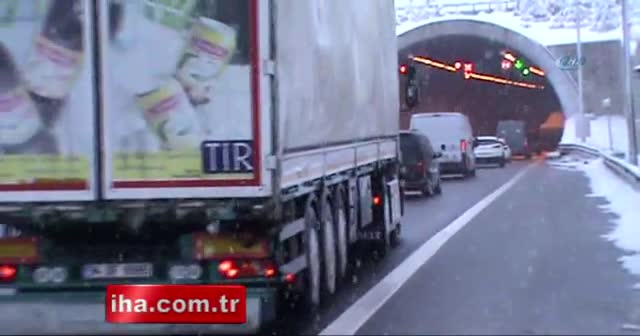 Bolu Dağı’nda uzun araç kuyrukları oluştu