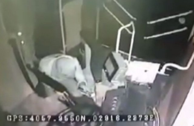 Bu kez de halk otobüsü çaldılar