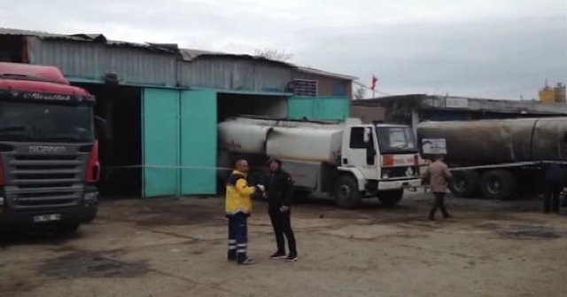 Büyükçekmece'de yakıt tankeri patladı