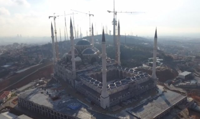 Çamlıca Camii’nde son durum havadan görüntülendi