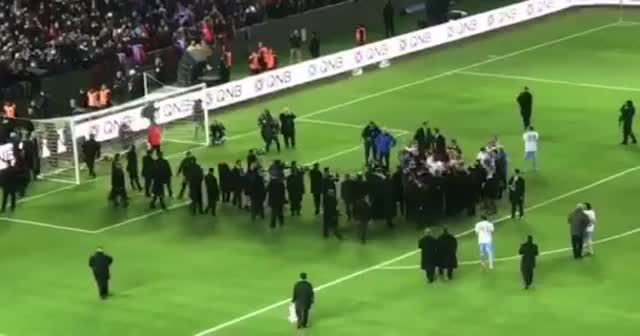Cumhurbaşkanı sahaya indi, coşku zirve yaptı