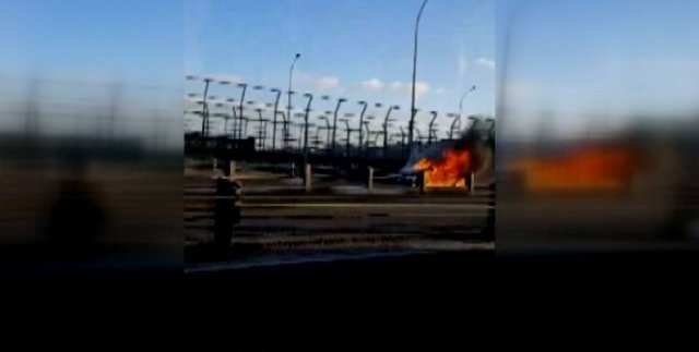 Haliç Köprüsü'nde aracın yanma anı kamerada