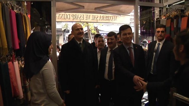 İçişleri Bakanı Soylu'dan esnaf ziyareti
